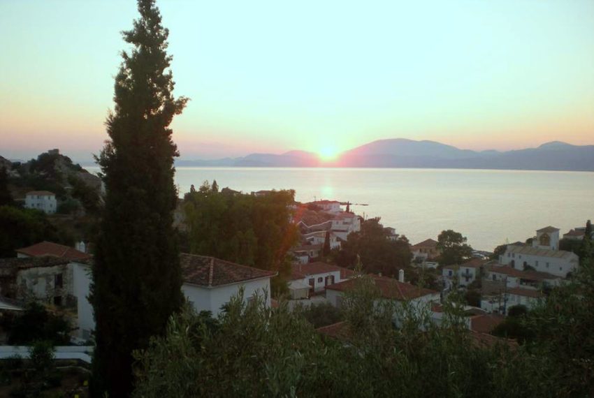 offer Home for sale in Hydra island