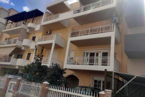 An apartment building in Alexadroupoli, close to Thesaloniki, is for sale.