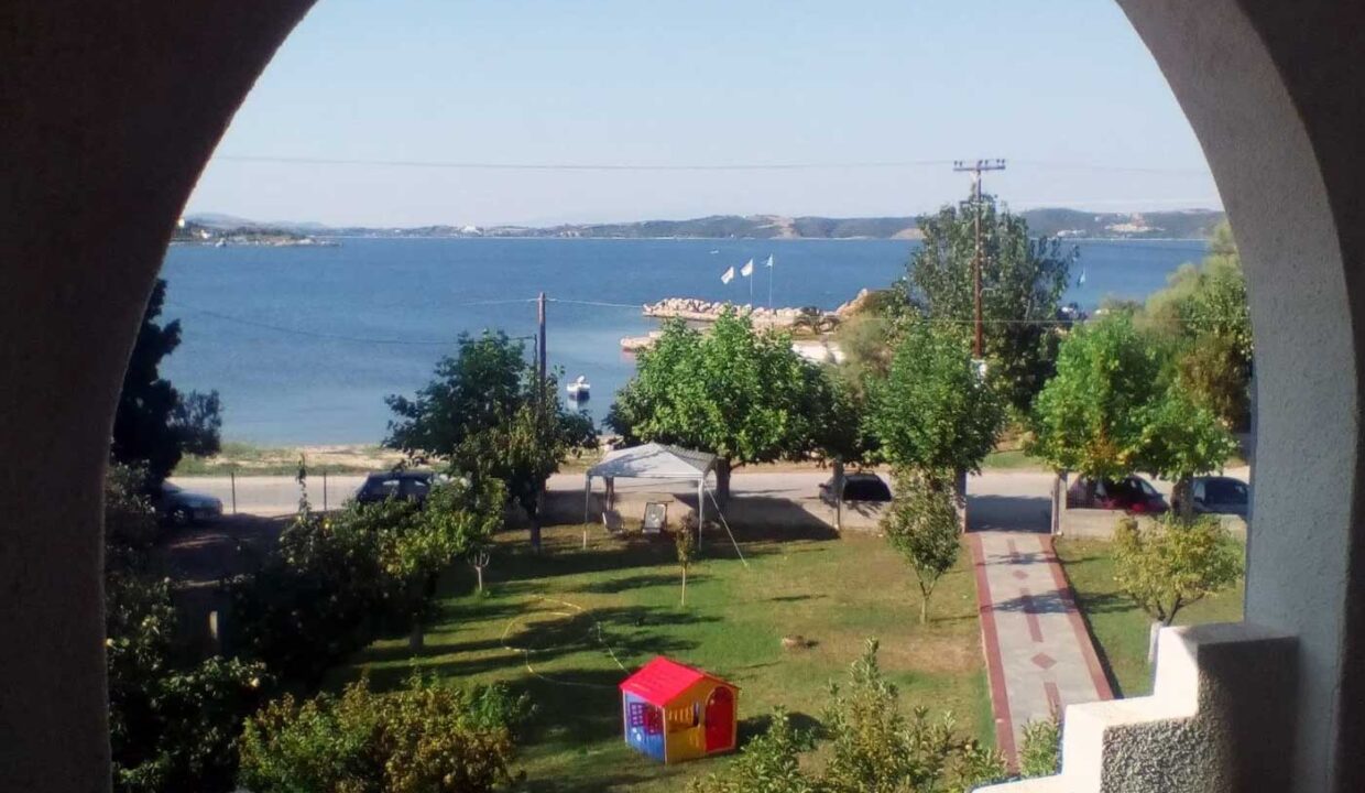 Rooms for sale in Amouliani island Halkidiki