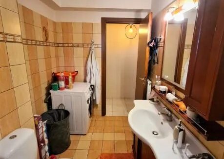 Large apartment bathroom in Patras