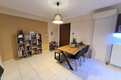 Dining room and library apartment in Patras