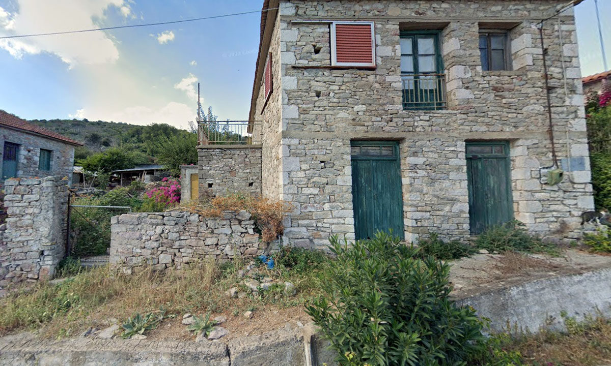 For sale old stone house in Peloponnese ideal for Golden visa